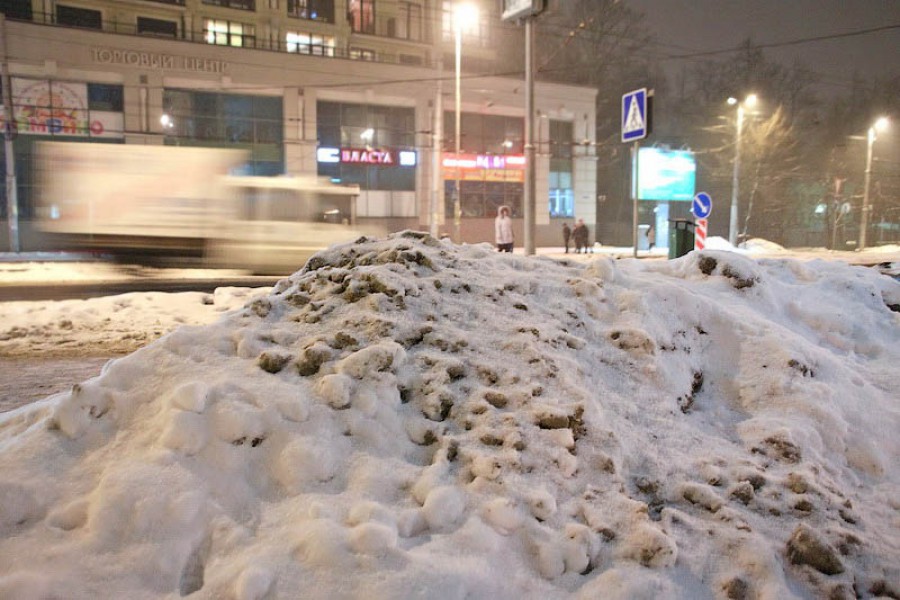 Патрули ГИБДД будут сопровождать снегоуборочную технику в Калининграде