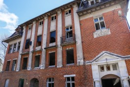 В правительстве рассказали о последствиях пожара в историческом здании вокзала в Отрадном