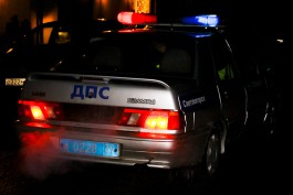 В Калининграде пьяный угонщик повредил пять автомобилей и врезался в берёзу