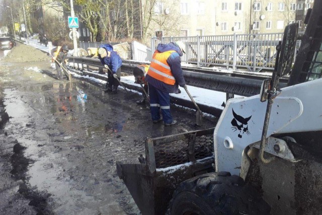 Подрядчик пообещал закончить ремонт моста на Вагоностроительной к 14 декабря (фото)