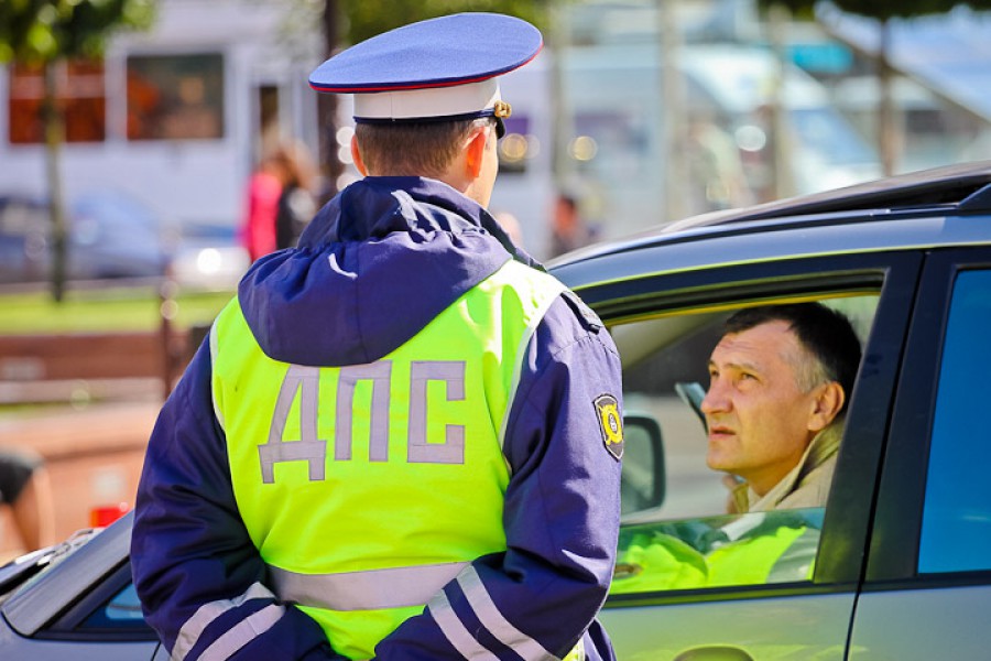 ГИБДД призывает калининградских водителей записывать разговоры с инспекторами