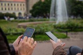 Не только зумеры: калининградцы всех возрастов отказываются от телефонных звонков в пользу мессенджеров