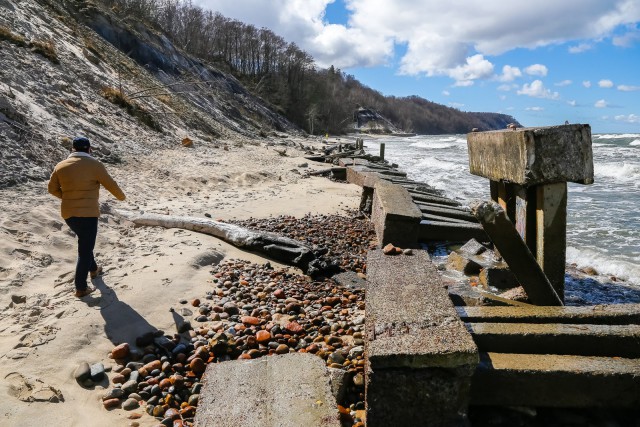 На реконструкцию берегозащитных сооружений в Отрадном и у «Янтарного берега» выделили 386 млн рублей