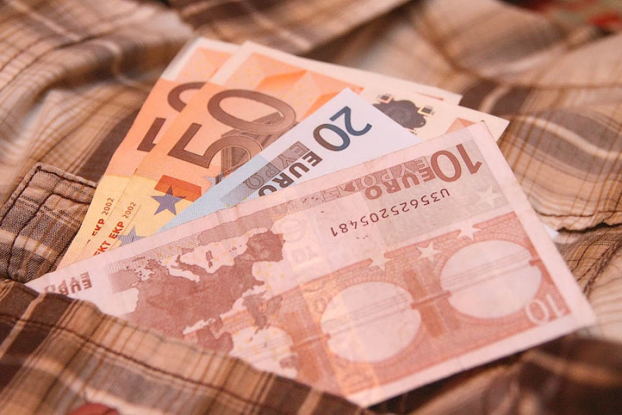Евро начал неделю с резкого повышения