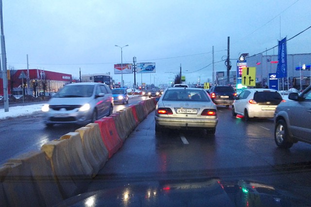 «Минус три полосы»: на Московском проспекте снова изменили схему движения (фото)