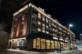 Отремонтированные хрущёвки рядом с Центральным парком в Калининграде украсили архитектурной подсветкой  (фото)