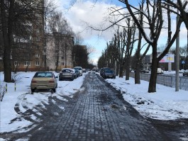 Наглые автомобилисты на улице Сергеева в Калининграде