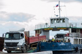 Паром начинает вывозить машины с Балтийской косы