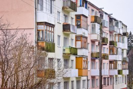 Калининградец перелез через балкон к соседям и обокрал их квартиру
