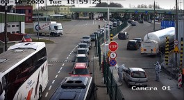 На польских пунктах пропуска оставят одну полосу для автомобилей из-за коронавируса