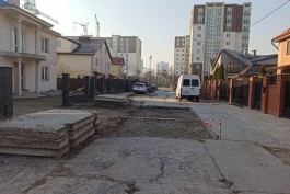 «Зашли в тупик»: как и почему заблокировали проезд к новому жилому комплексу в Калининграде