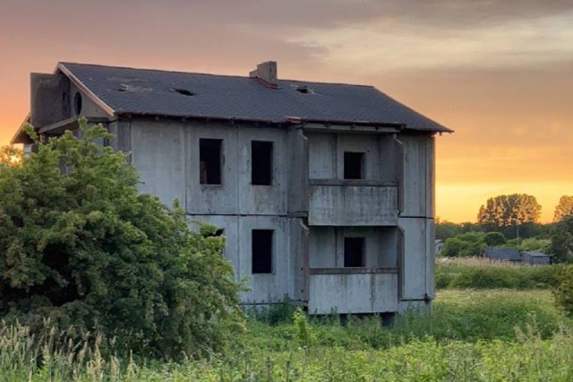Прокуратура требует ограничить доступ к шести заброшенным зданиям в Зеленоградском округе