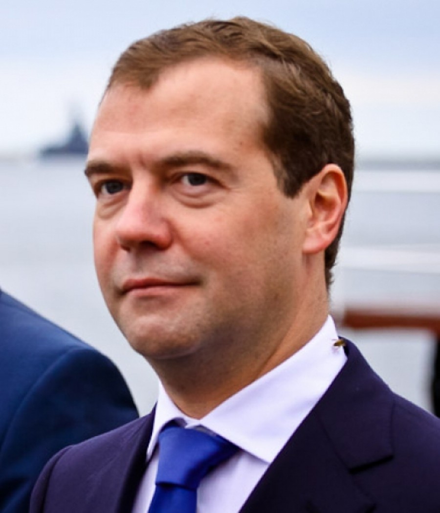 Медведев подписал закон об упрощении регистрации партий