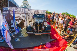 «Раритет на колёсах»: в Калининграде открылась выставка ретроавтомобилей (фото)