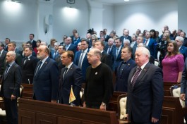 «Кризис миновал»: сколько заработали депутаты областной Думы в 2018 году