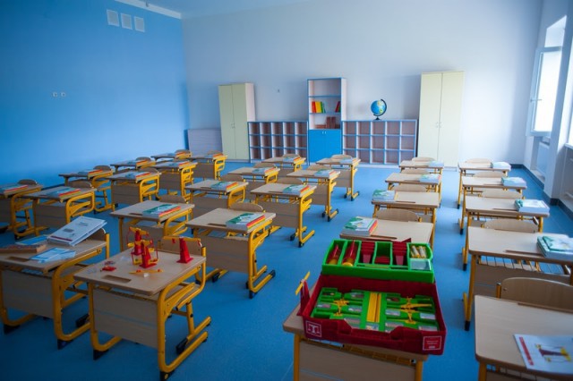 В калининградскую гимназию №40 зачислили 334 первоклассника при вместимости в 200 детей