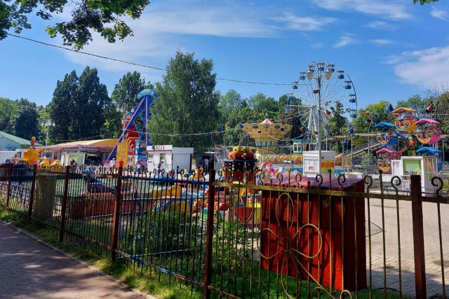 «Высокое колесо и французская карусель»: в Центральном парке Калининграда заменят старые аттракционы