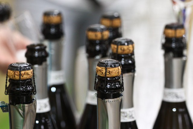 Со склада в Калининграде изъяли более 12 тысяч бутылок контрафактного алкоголя
