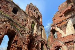 «Рыцари, тайны руин и ликёр для медведя»: как замок Бальга принял первых туристов