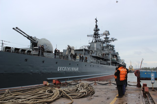 Завод «Янтарь» вернул Балтфлоту эсминец «Беспокойный» после ремонта