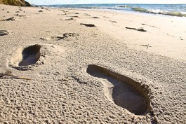 На пляже в посёлке Донское обрушилась часть берега: погибла мать двоих детей