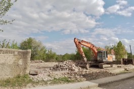 В центре Железнодорожного разобрали старинное здание бывшей хлебопекарни (фото)