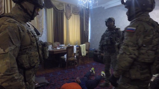 Сотрудники ФСБ задержали девять вербовщиков террористов в Калининграде (видео)