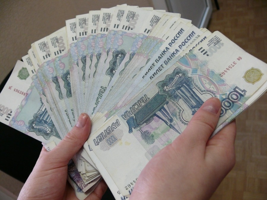 Власти: Педагоги в Калининграде иногда получают 35 тысяч рублей в месяц