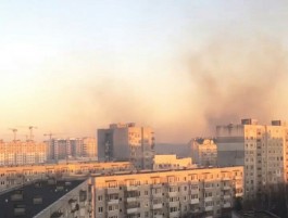 В Калининграде произошёл крупный пожар в промышленной зоне на улице Петрозаводской