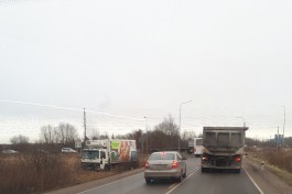 На Окружной дороге в Калининграде столкнулись фура, грузовик и микроавтобус (фото)