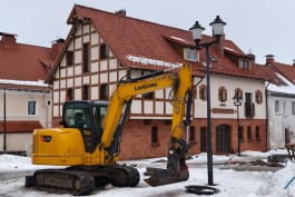 Инвестор: Работы по восстановлению фахверкового склада в Железнодорожном продолжаются, но их уже вандалят (фото)