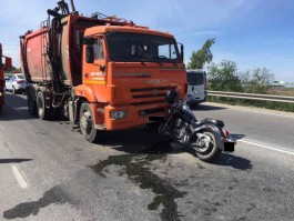 На Северном обходе Калининграда 61-летний мотоциклист врезался в «Камаз»