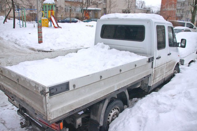 Власти: За сутки в районах области выпало от 10 до 25 сантиметров снега