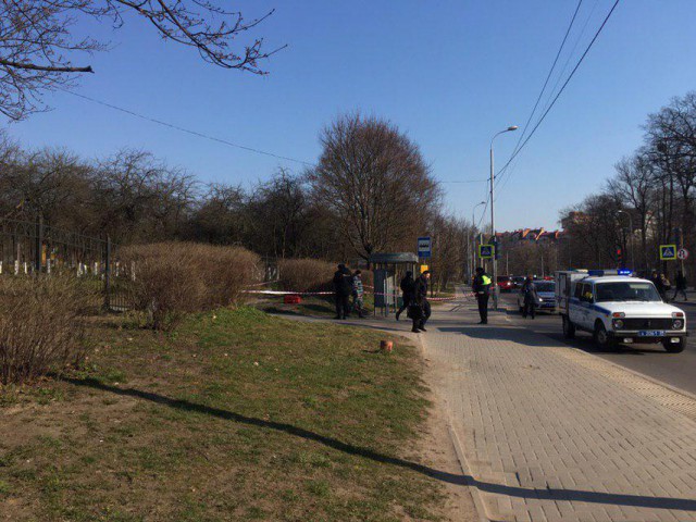 Рядом со школой №2 на улице Гагарина оцепили территорию из-за подозрительного чемодана
