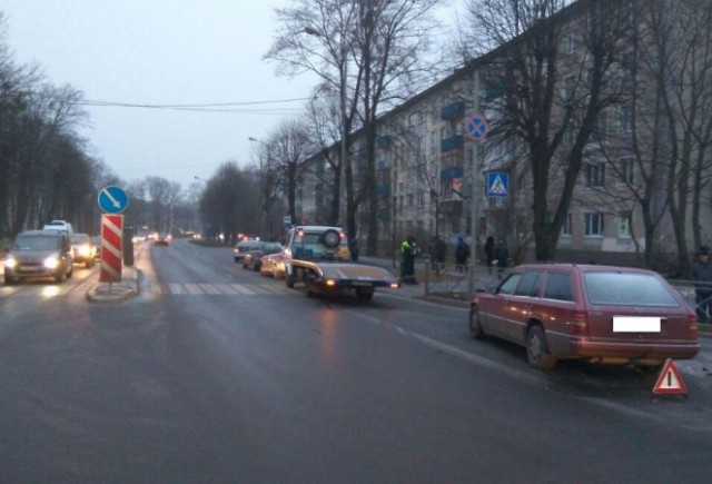 На ул. Невского в Калининграде столкнулись «Ниссан» и «Мерседес»: пострадал 11-летний ребёнок