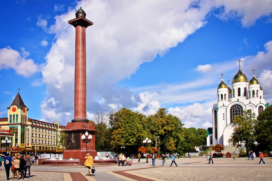 Триумфальную колонну в центре Калининграда увенчают Орденом Победы 