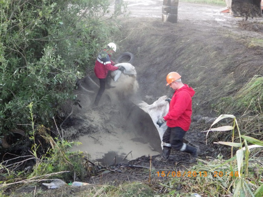 Экологи: Под Калининградом обнаружен крупный разлив нефти (фото)