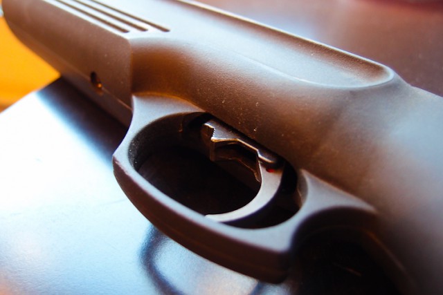 В Черняховске школьник выстрелил из винтовки в знакомую своей матери