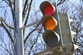 На перекрёстке Фрунзе и 9 Апреля в Калининграде не работают светофоры: образовалась пробка