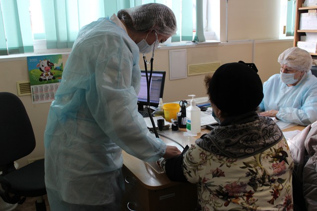 В Калининградской области привили от коронавируса 102-летнюю пенсионерку