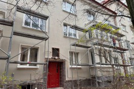 «Цветочная лепнина и маленькие гутты»: в Калининграде завершают капремонт довоенного дома на Красной    (фото)