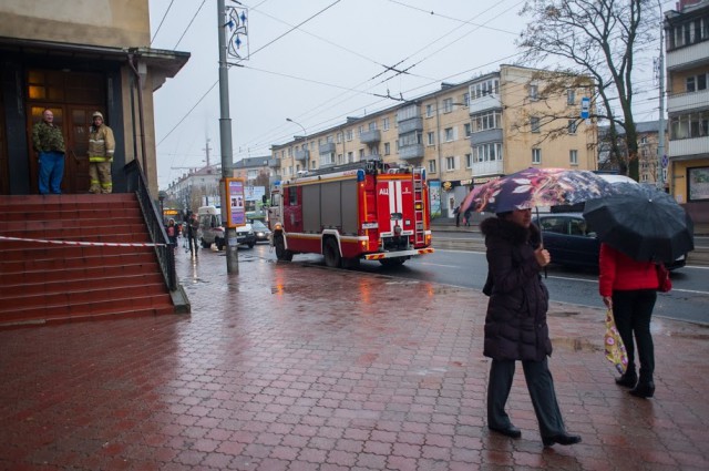 Грузовик оборвал контактную сеть трамвая на Советском проспекте в Калининграде