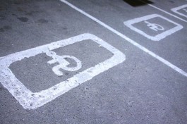 ГИБДД проверит места для инвалидов на парковках в Калининградской области