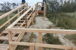 В Морском на Куршской косе обустроили новый переход через авандюну 