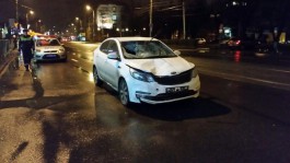 Ночью в центре Калининграда женщина за рулём «Киа» сбила двоих пешеходов