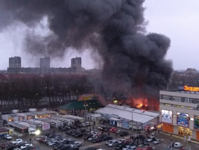 В Калининграде горит рынок «Сельма»