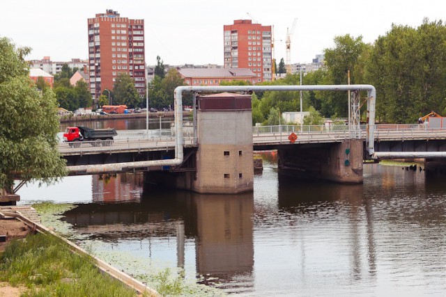 Мэрия Калининграда на неопределённое время запрещает катерам плавать под Высоким мостом