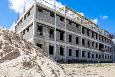 Подрядчик калининградского онкоцентра перешёл на работу в две смены