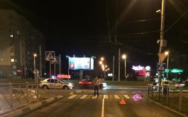 На улице Горького в Калининграде автомобиль сбил женщину на переходе