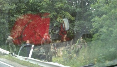 На старой светлогорской трассе БТР съехал в кювет